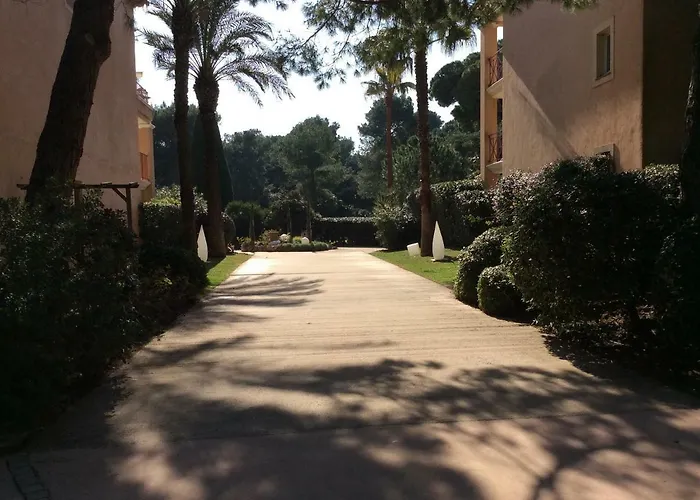 Entre Et Piscine * Hyères